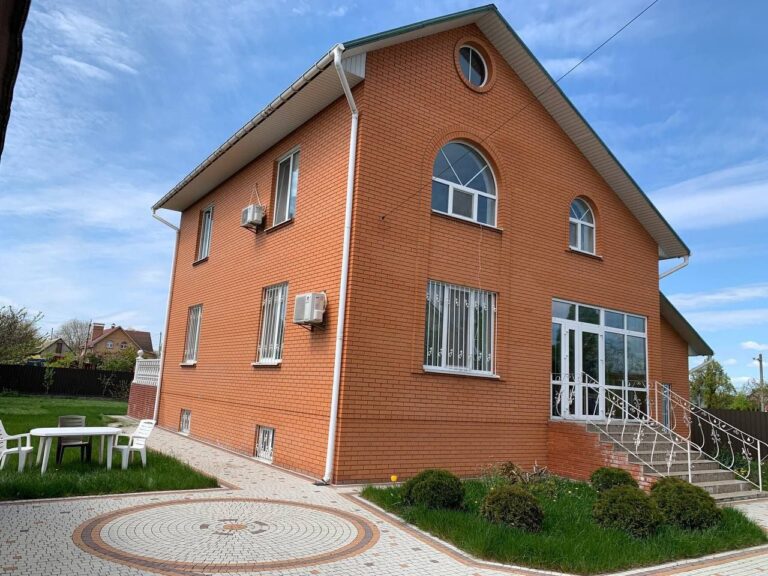 Скільки коштує пансіонат для літніх людей?